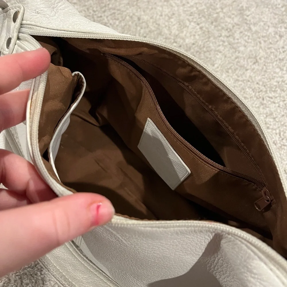Hobo International Leather Hobo Single Strap‎ Shoulder Bag in Cream White Silver